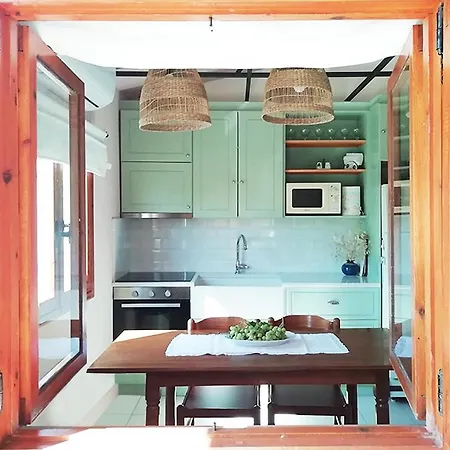 εξοχικη κατοικια με αυλη Дом отдыха Vergia