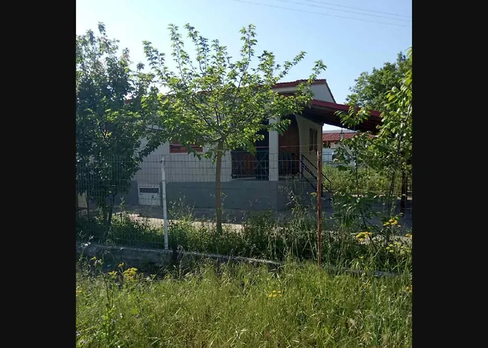 Сasa de vacaciones εξοχικη κατοικια με αυλη