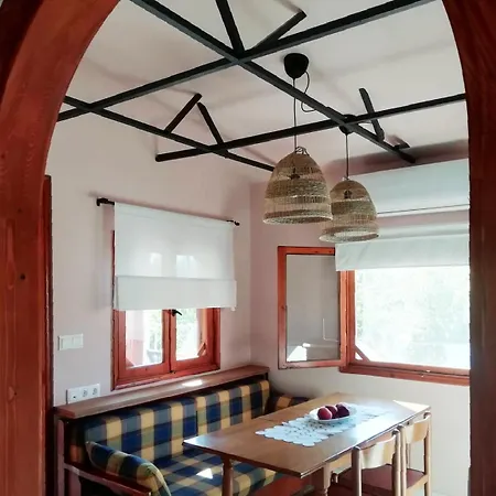 εξοχικη κατοικια με αυλη Hébergement de vacances Vergia