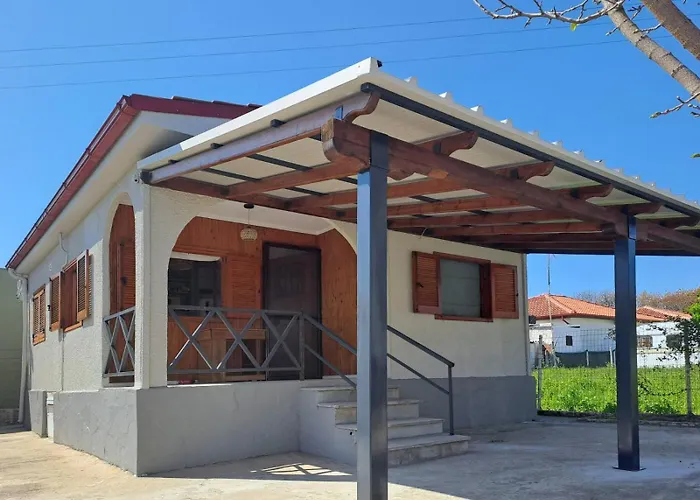εξοχικη κατοικια με αυλη بيت للعطل *